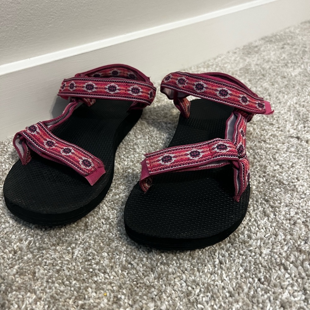 Teva Women's Sandals with Pink Patterned Straps
